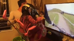 音乐短片 - 奇特4D影院是酷爸爸的创意