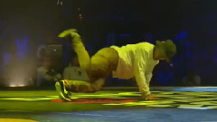 舞蹈视频 - TATSUROSKI VS KATSUYA DANCE LIVE JAPAN FINAL 2015 BREAK QUARTER FINAL