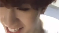 金有谦(GOT7),GOT7 - V APP 用V安慰金有谦Food Fly 中文字幕
