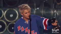 Justin Bieber - Justin Bieber Wins Male Artist Of Year