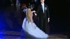 舞蹈视频 - 维克多和安娜斯塔希亚的狐步表演