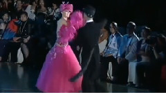 音乐短片 - 维克多和安娜斯塔希亚的快步表演