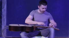 音乐短片 - 平弹吉他:意大利指弹帅才Luca Stricagnoli The Future