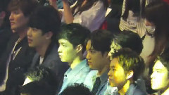 EXO - 台下观看华晨宇 我管你 表演