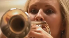 音乐短片,欧美群星 - 降E大调小号协奏曲