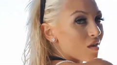 音乐短片 - If I Were A Boy