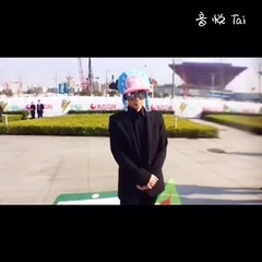 华晨宇 - 第23届东方风云榜红毯前