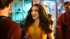 音乐短片 - Broke Girls Bankruptcy And Sisters The Super Bowl Advertising Film Titbits