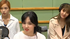 TWICE - Kiss The Radio