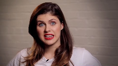音乐短片 - Alexandra Daddario Reveals How to Get Her on a Date