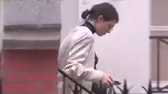 音乐短片 - Kendall Jenner And Gigi Hadid Hang Out At Cara Delevi