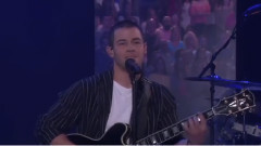 Nick Jonas - Close