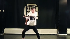 易烊千玺,TFBOYS - Niggas In Parris中枪舞