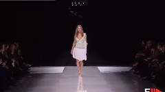 Fashion Show - Burberry Spring Summer 2004