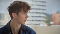 Troye Sivan - One to Watch现场采访片段