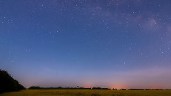 音乐短片 - Looking at the beauty of the night sky