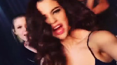 Selena Gomez - Kill Em With Kindness 自拍视频