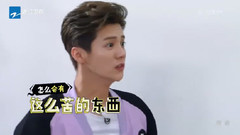 鹿晗,宋仲基 - 奔跑吧兄弟 投球进杯:老年人邓超害宋仲基喝苦参茶 宋仲基1秒变脸