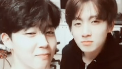 田柾国(防弹少年团),JIMIN(防弹少年团) - 朴智旻自拍更新:Good Night在学厚比哥的田柾国