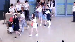 I.O.I - 仁川机场入境 I.O.I Cut