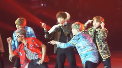 J-HOPE(防弹少年团),SUGA(防弹少年团),Rap Monster(防弹少年团),田柾国(防弹少年团),防弹少年团 - Fire