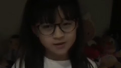 Gail Sophicha - 尤克里里弹唱