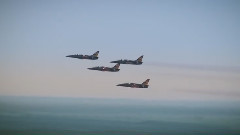 音乐短片 - Russia's RUSS airshow L