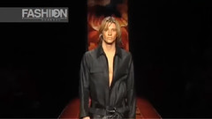 Fashion Show - Valentino Menswear Spring Summer 2002