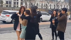 子瑜(Twice),TWICE - 子瑜和志效作弄娜璉