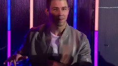 Nick Jonas - Close