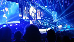Celine Dion - Love Can Move Mountains & River Deep Mountain High