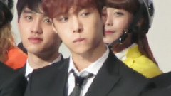 张艺兴(EXO),EXO-M,EXO - 嘉宾席 直视镜头的兴兴