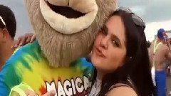 音乐短片 - Is The Younger Sister To Dance Street