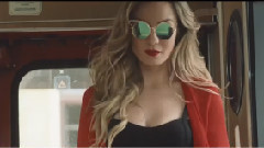 Jelena Tomasevic - Zivot U Koferima