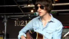 Arctic Monkeys - Love Is A Laserquest