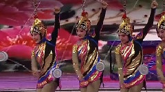 群星 - 俏花旦 集体空竹