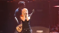 Avril Lavigne - Losing Grip