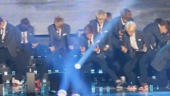 EXO,EXO-M,EXO-K - Wolf