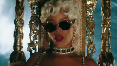 Rihanna - Pour It Up