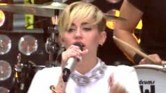 Miley Cyrus - Wrecking Ball