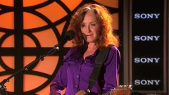 Bonnie Raitt - Used to Rule the World