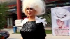 孔雀哥哥 - 化身LadyGaGa北京红毯
