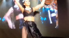 Rihanna - Pour It Up