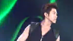 东方神起 - Keep Your Head Down