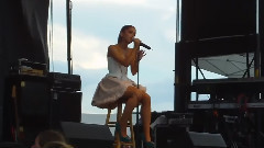 Ariana Grande - Rolling In The Deep