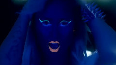 Demi Lovato - Neon Lights
