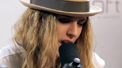 ZZ Ward - Move Like You Stole It