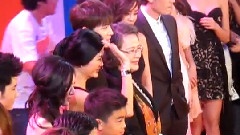 2PM - Nichkhun与妈妈