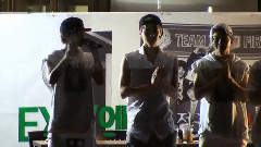 EXO - 世勋抱住流泪的KAI