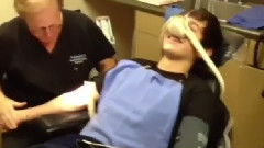 Austin Mahone - Get His Wisdom Tooth Pulled Out